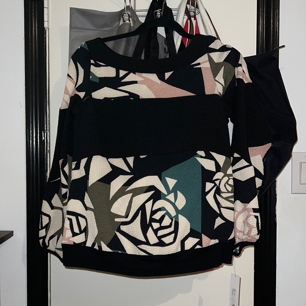 Black/cream/pink/green print top